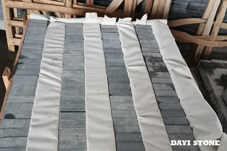 Paving Dark Grey Granite G654 Top flamed others sawn 10x10x4cm - Dayi Stone